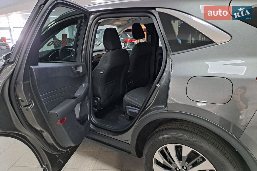 Ford Kuga - фото 12