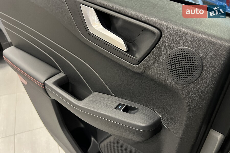 Ford Kuga - фото 25