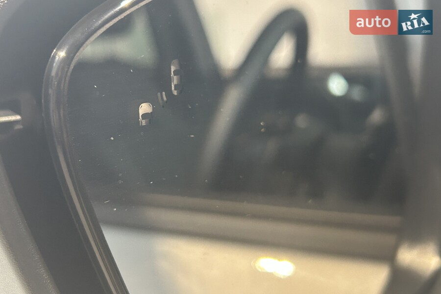 Ford Kuga - фото 12