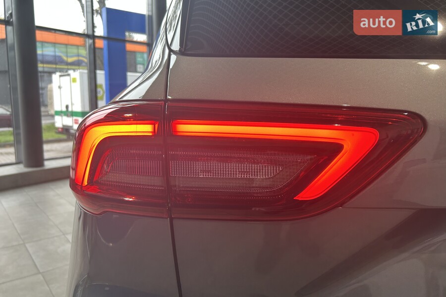 Ford Kuga - фото 10