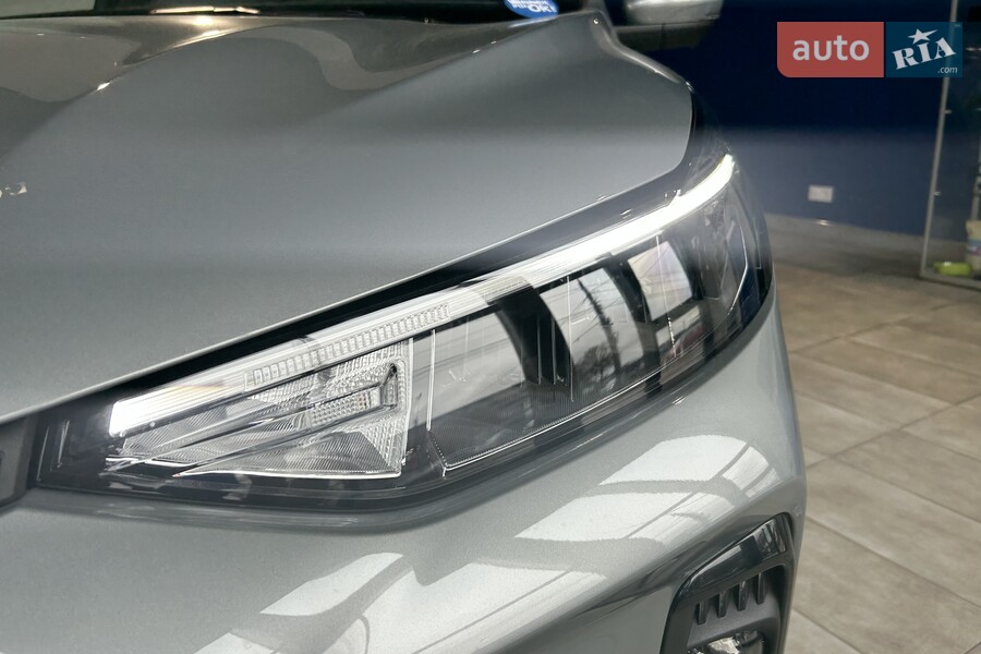 Ford Kuga - фото 9