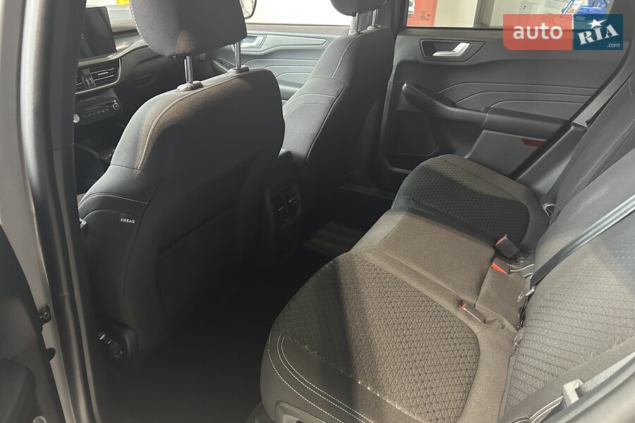 Ford Kuga - фото 13