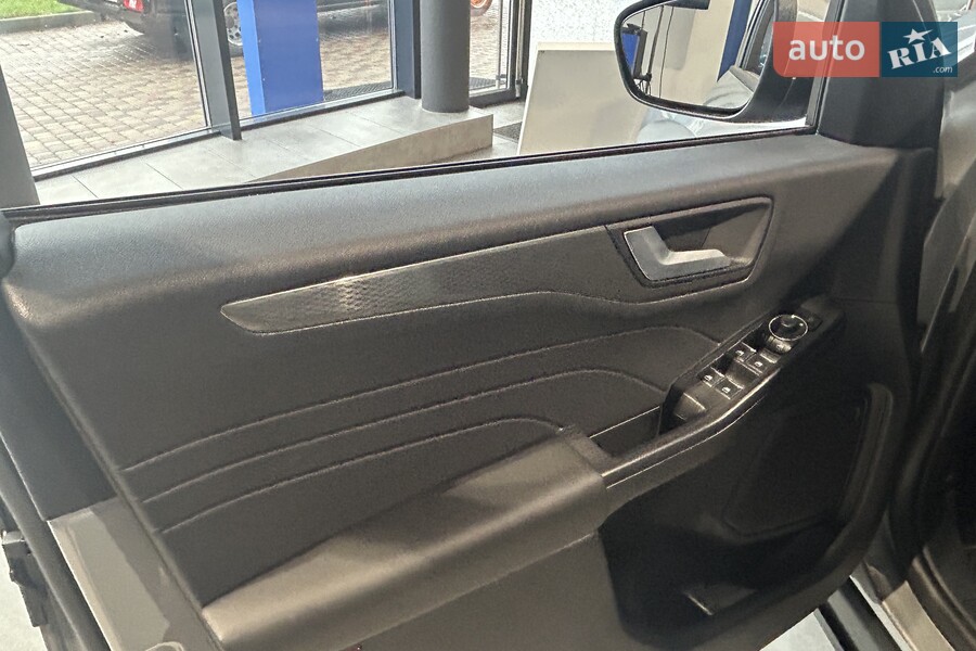 Ford Kuga - фото 18