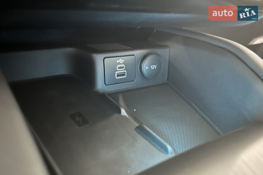 Ford Kuga - фото 21