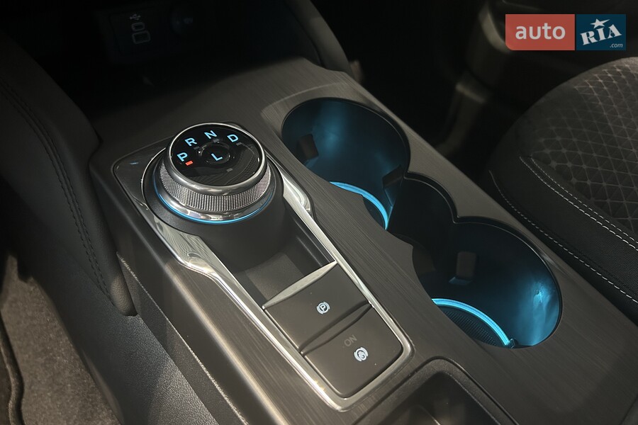 Ford Kuga - фото 24