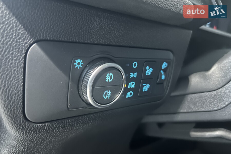 Ford Kuga - фото 28