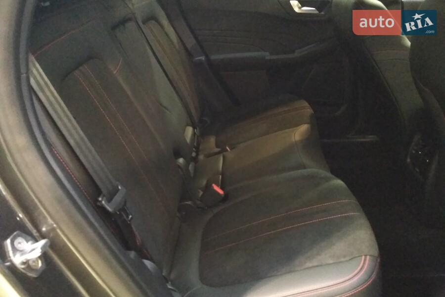 Ford Kuga - фото 10