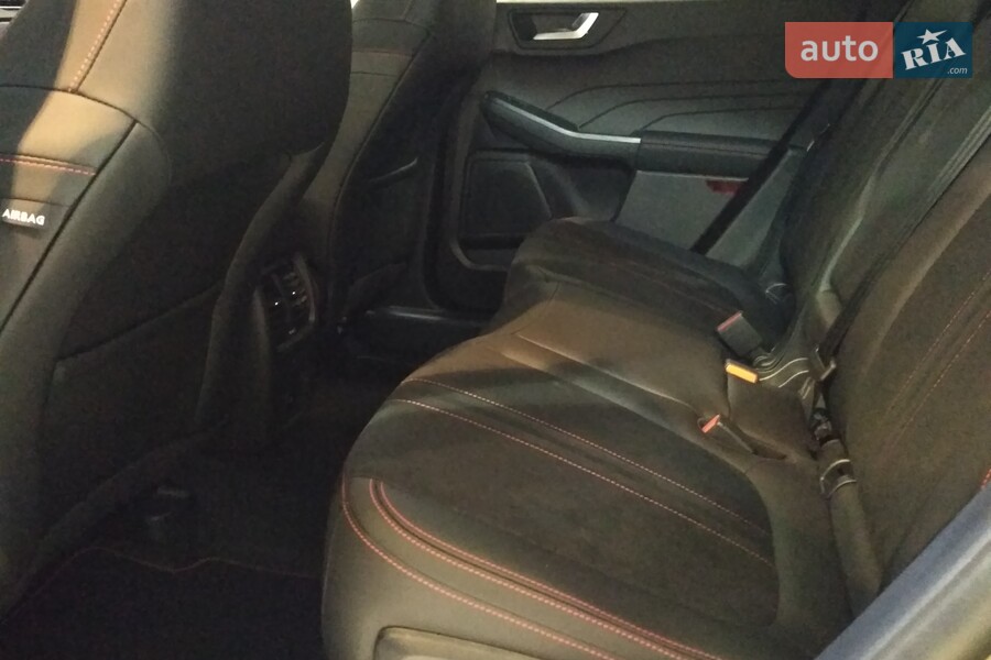 Ford Kuga - фото 12