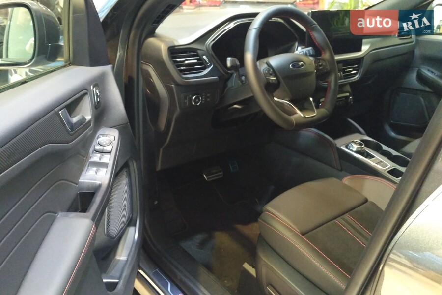 Ford Kuga - фото 8