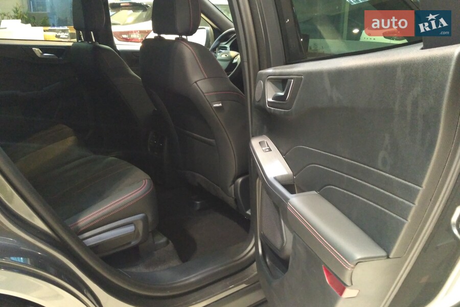 Ford Kuga - фото 9