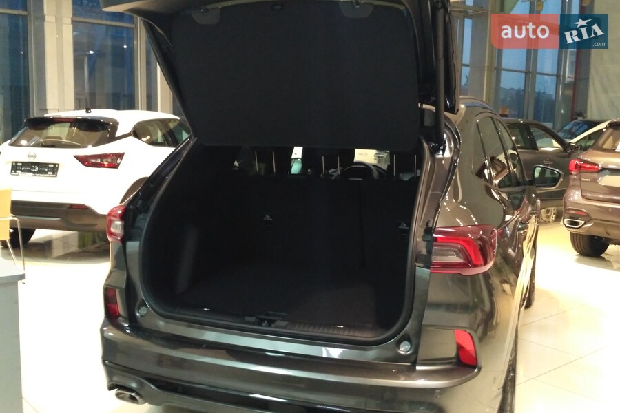 Ford Kuga - фото 6