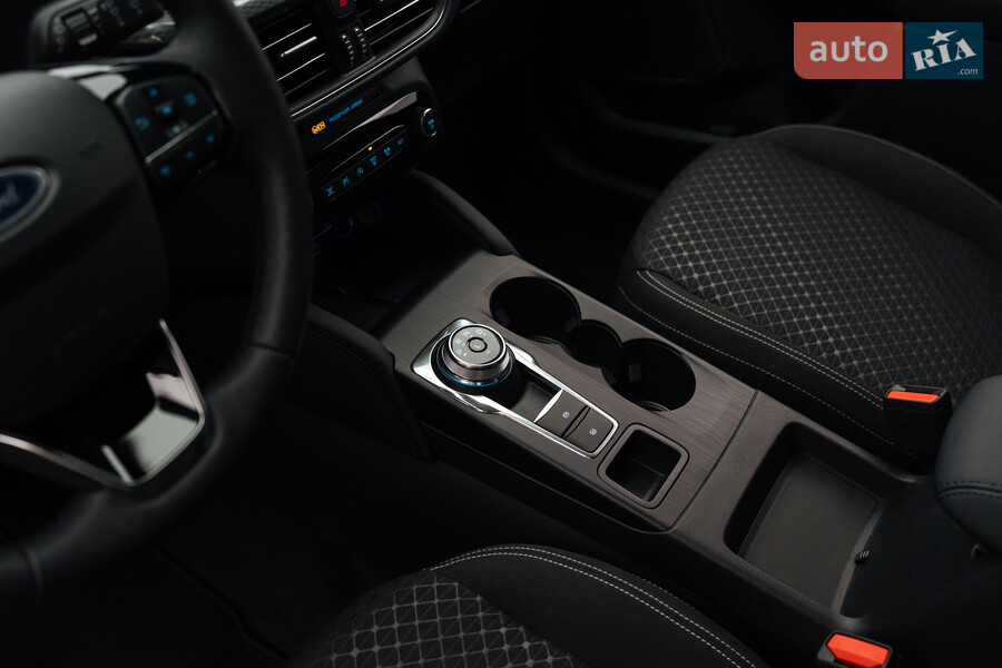 Ford Kuga - фото 10