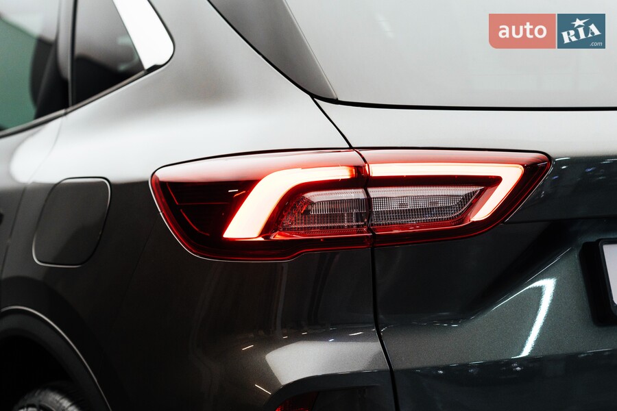 Ford Kuga - фото 6