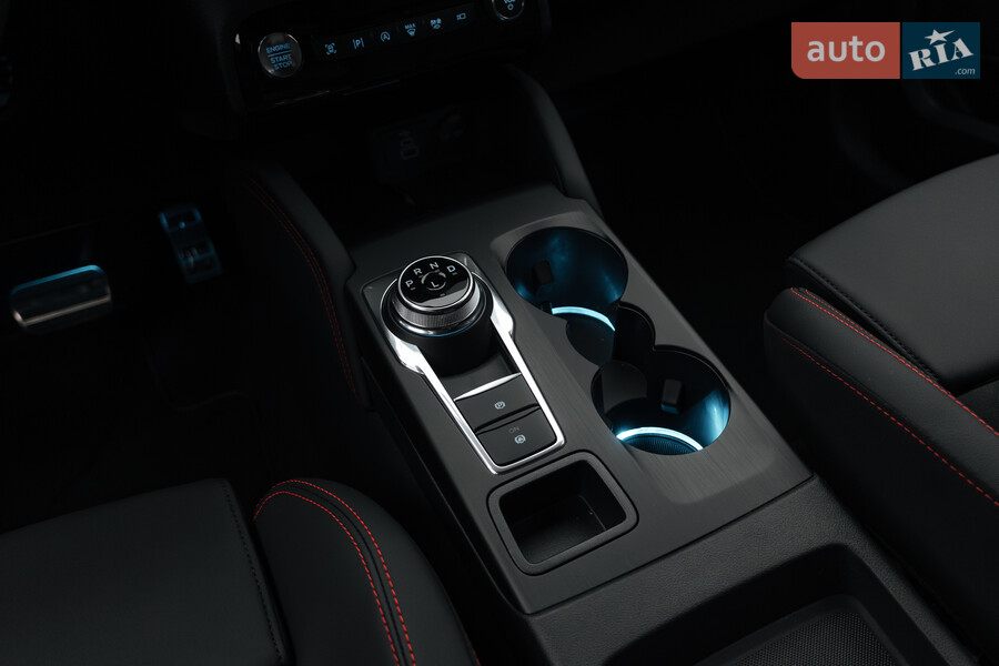 Ford Kuga - фото 9