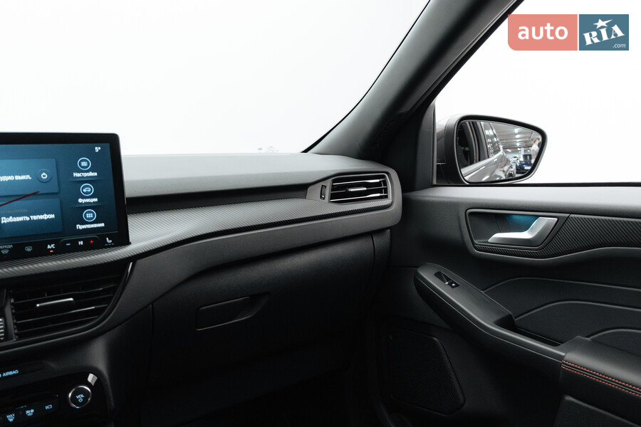 Ford Kuga - фото 14