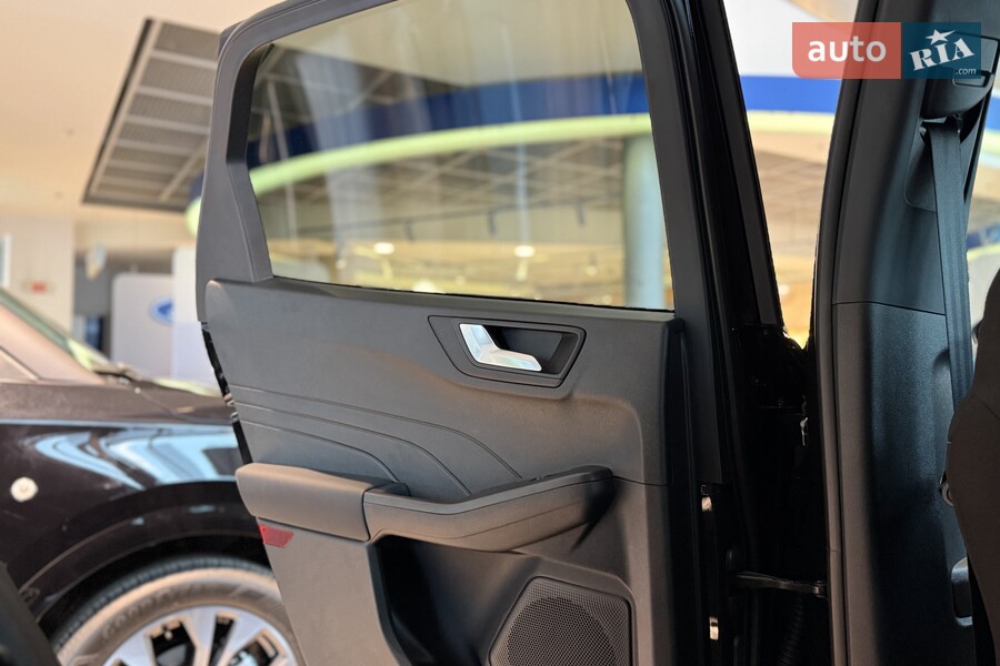 Ford Kuga - фото 12