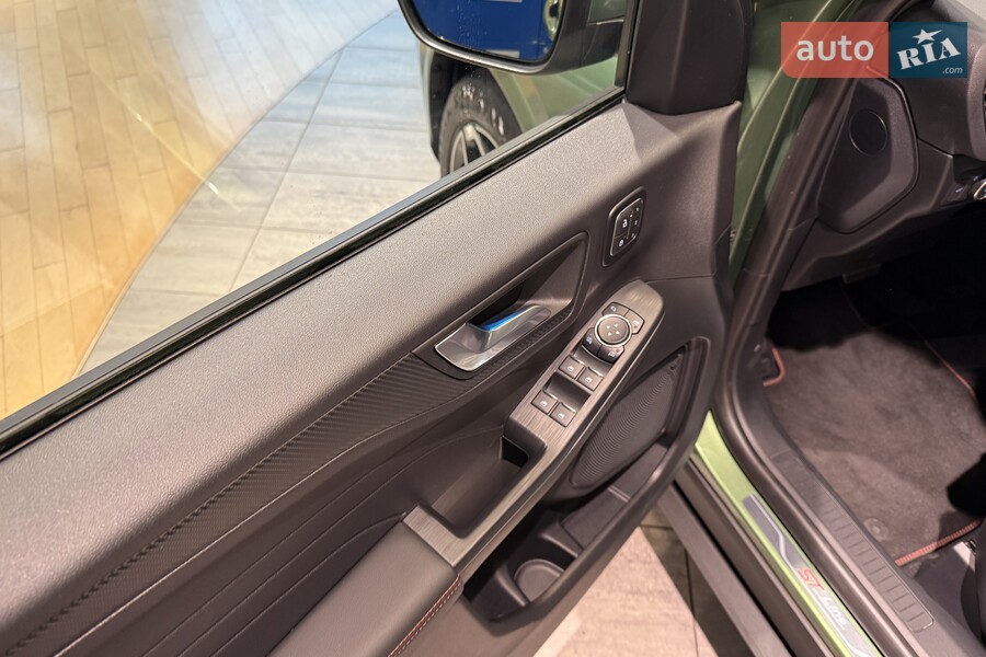 Ford Kuga - фото 16