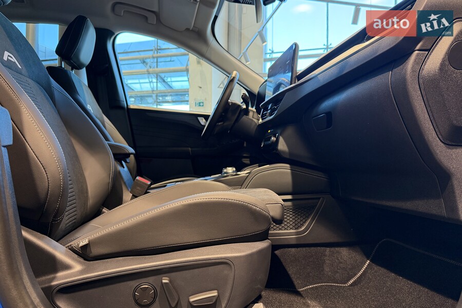 Ford Kuga - фото 28