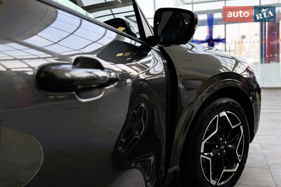 Ford Kuga - фото 7