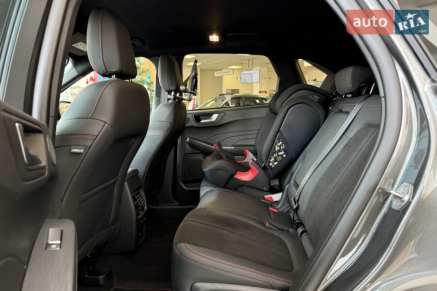 Ford Kuga - фото 14