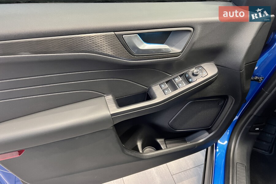 Ford Kuga - фото 14