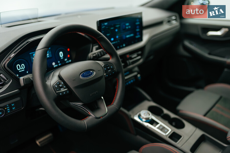 Ford Kuga - фото 15