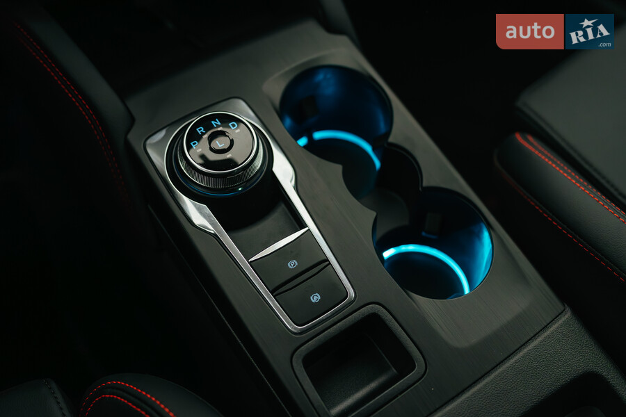 Ford Kuga - фото 17