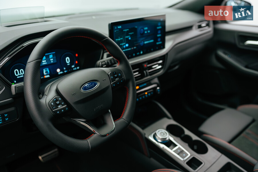 Ford Kuga - фото 12