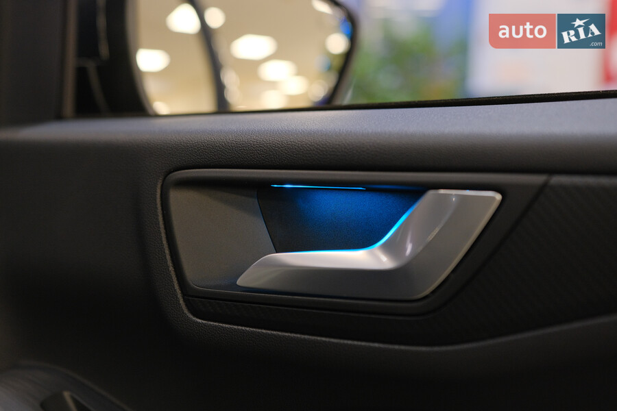 Ford Kuga - фото 12