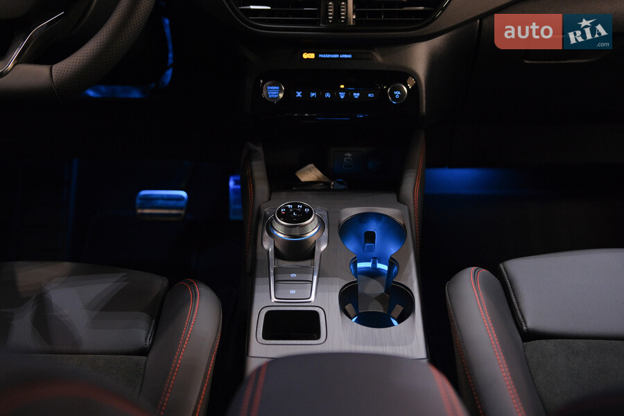 Ford Kuga - фото 9