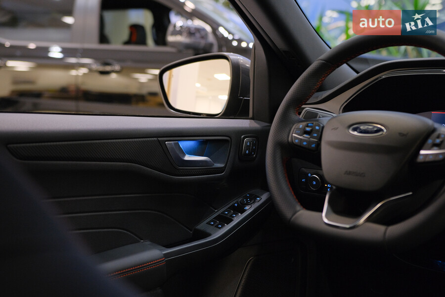 Ford Kuga - фото 17