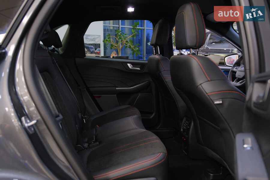 Ford Kuga - фото 16