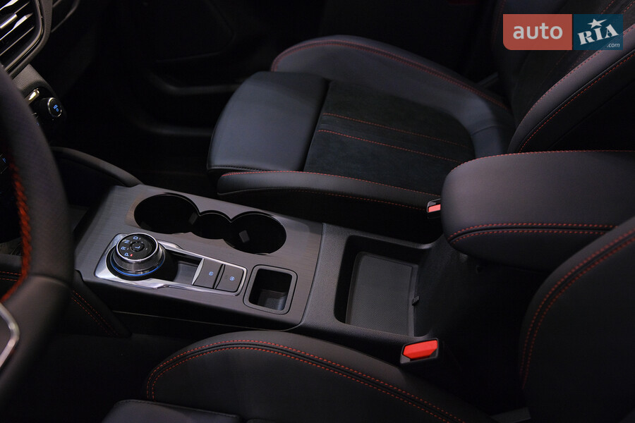 Ford Kuga - фото 18