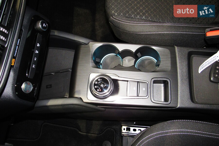 Ford Kuga - фото 24