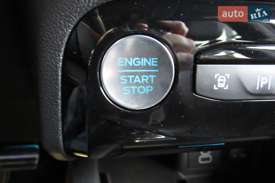 Ford Kuga - фото 17