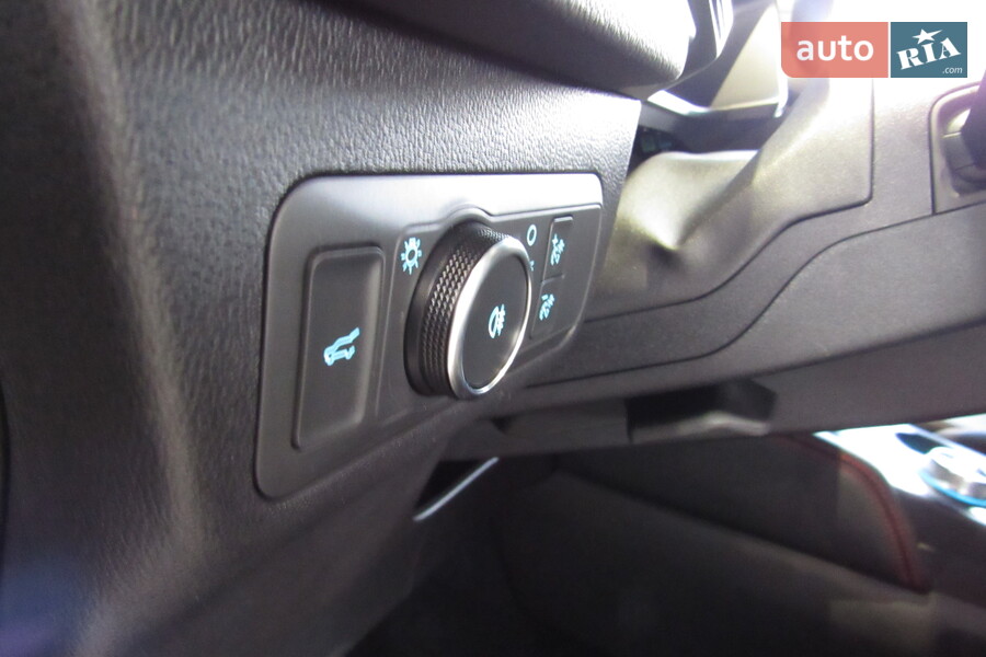 Ford Kuga - фото 28