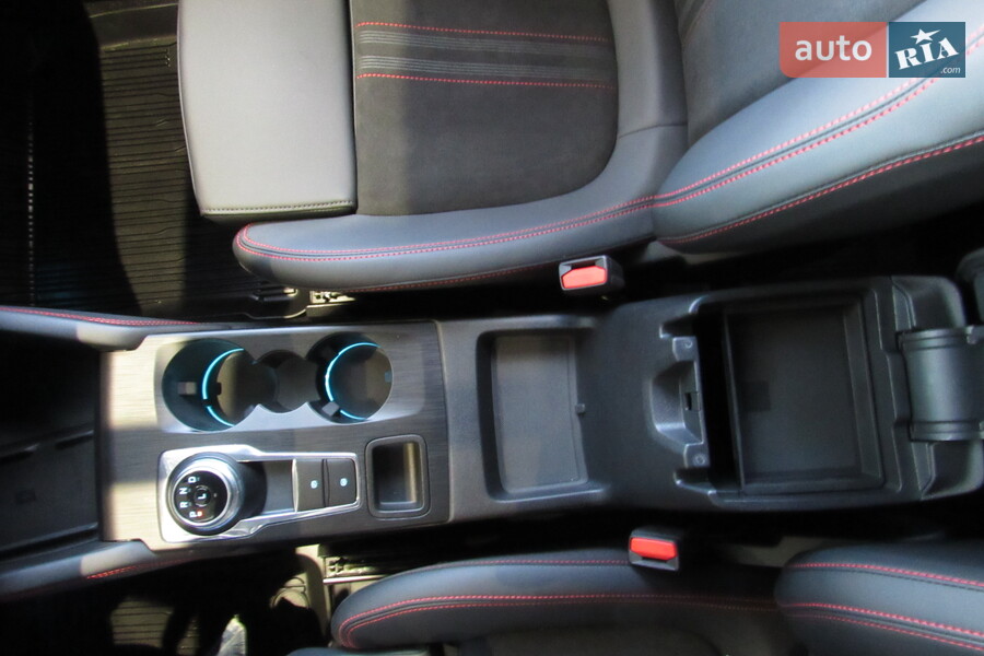 Ford Kuga - фото 25