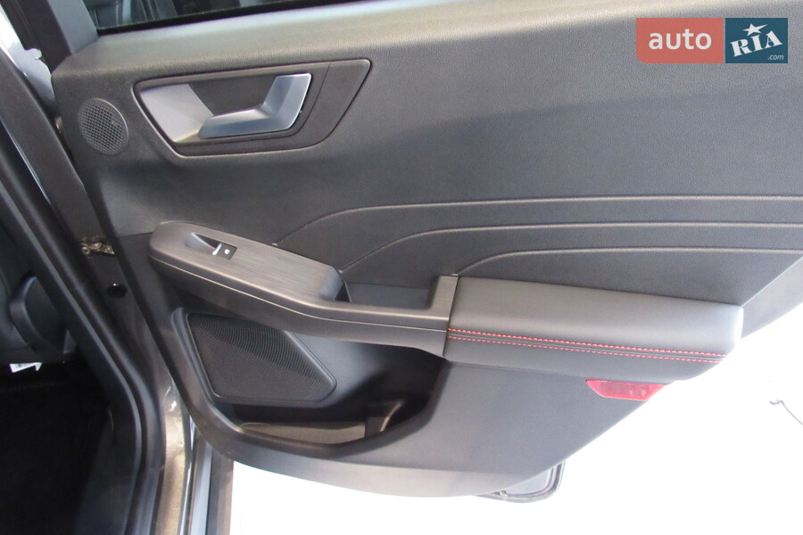 Ford Kuga - фото 27