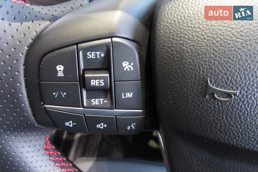 Ford Kuga - фото 32