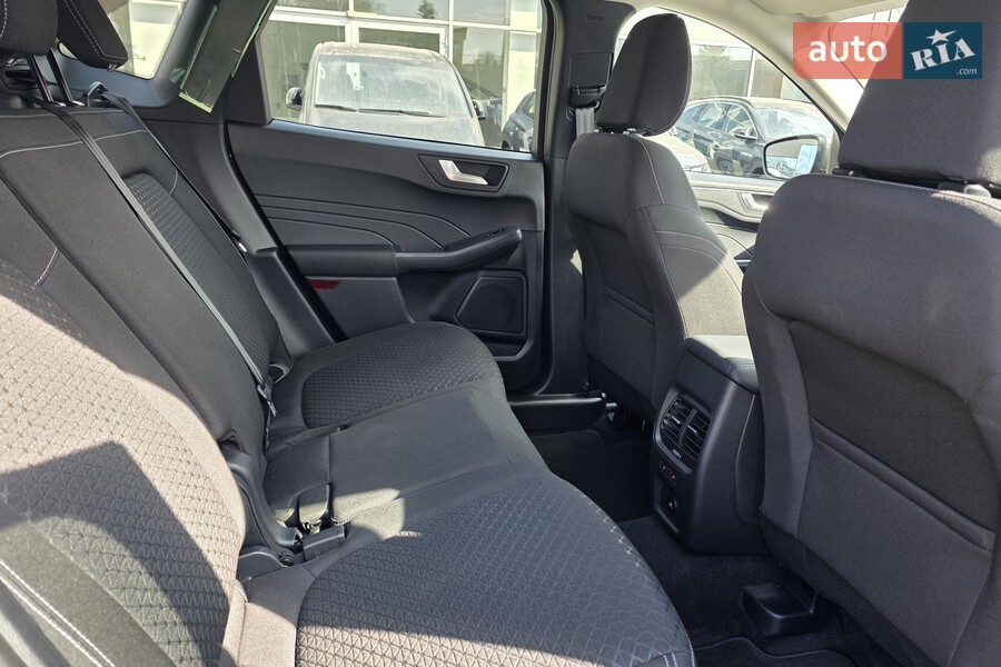 Ford Kuga - фото 14