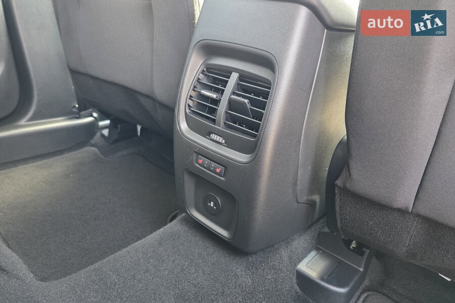 Ford Kuga - фото 15