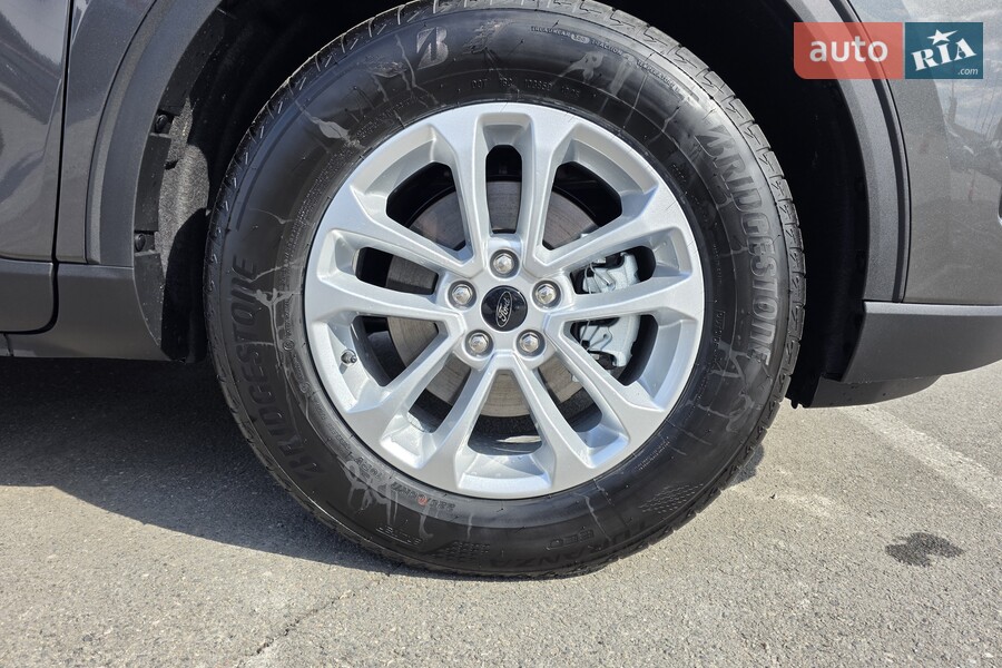 Ford Kuga - фото 11