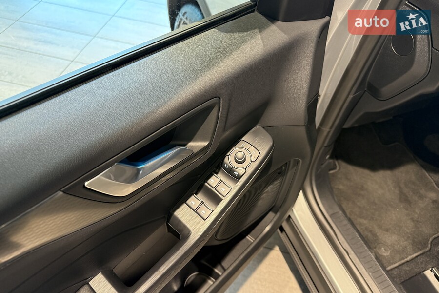 Ford Kuga - фото 16