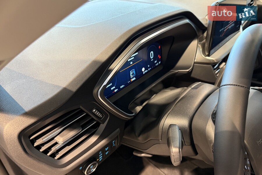 Ford Kuga - фото 17