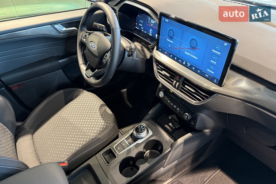 Ford Kuga - фото 24