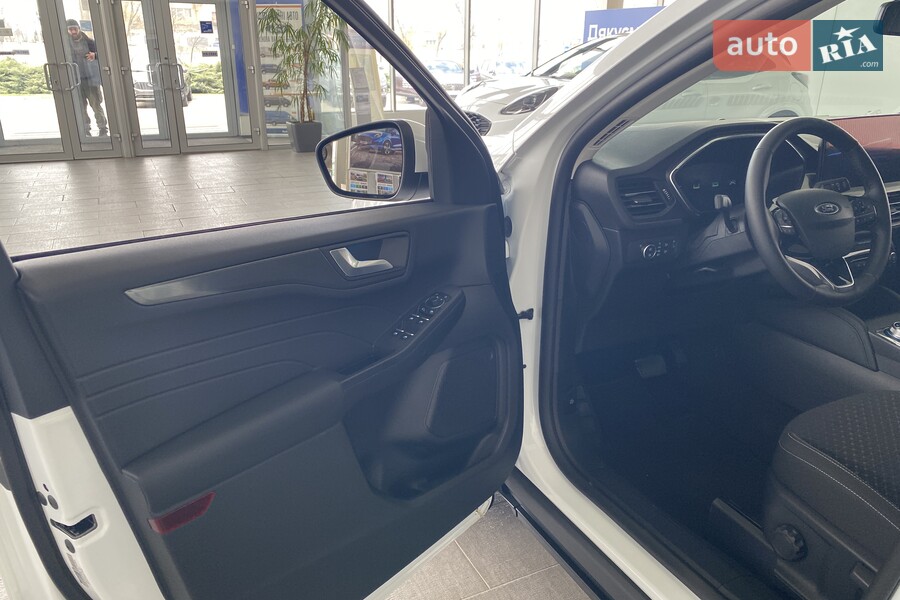 Ford Kuga - фото 11