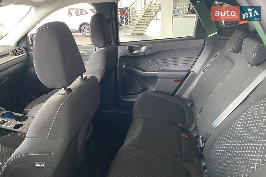 Ford Kuga - фото 10