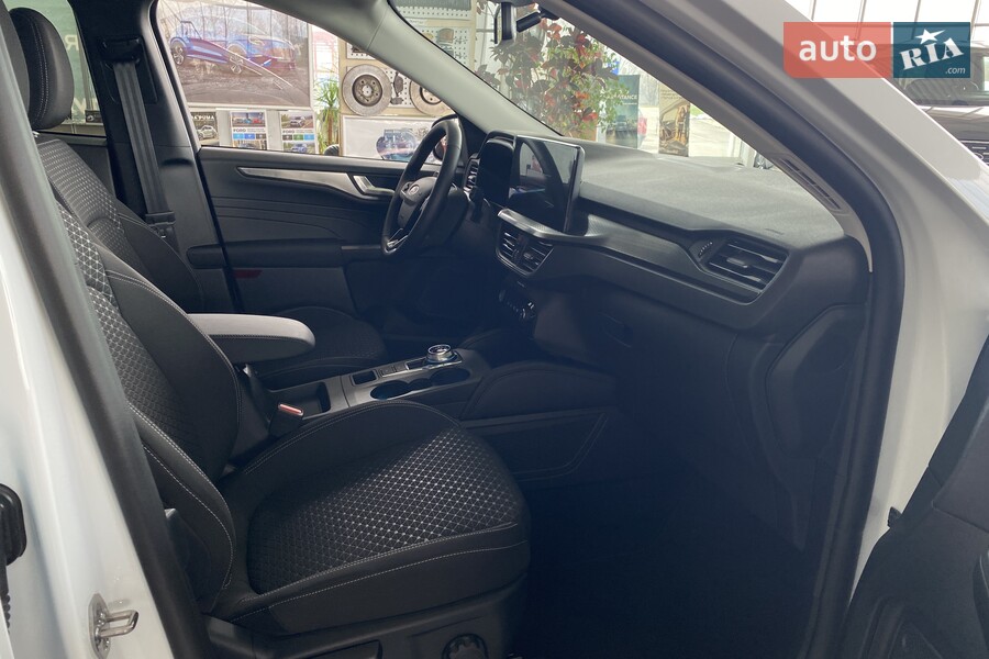 Ford Kuga - фото 14