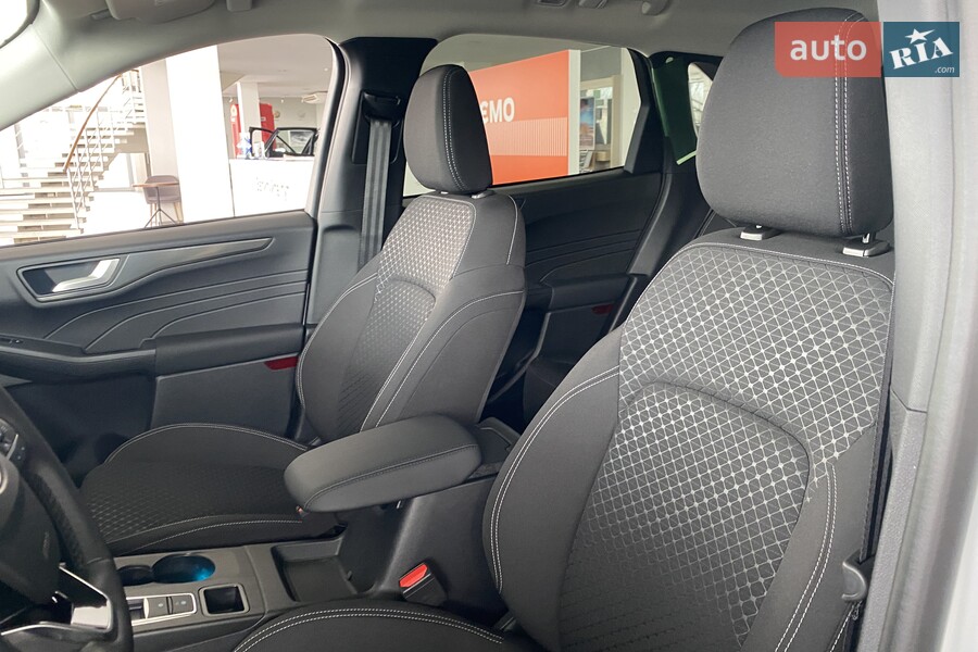 Ford Kuga - фото 16