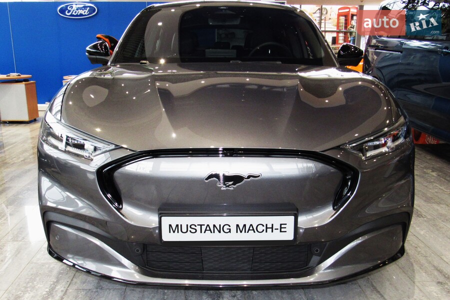 Ford Mustang Mach-E - фото 2